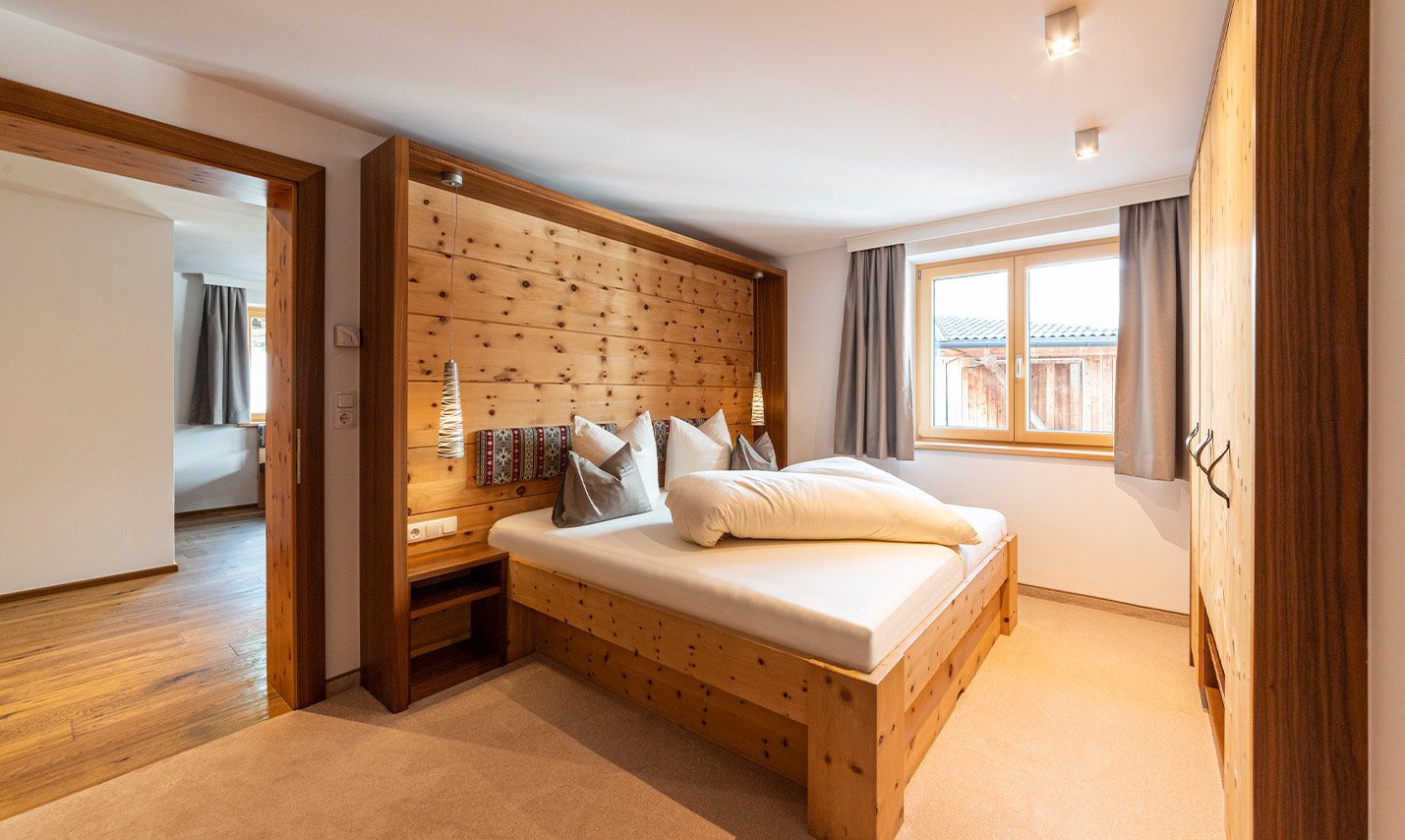 Foto: Erholsamer Schlaf in der Ferienwohnung 3 im Appartement Haus im Familienurlaub in Serfaus Fiss Ladis Tirol.