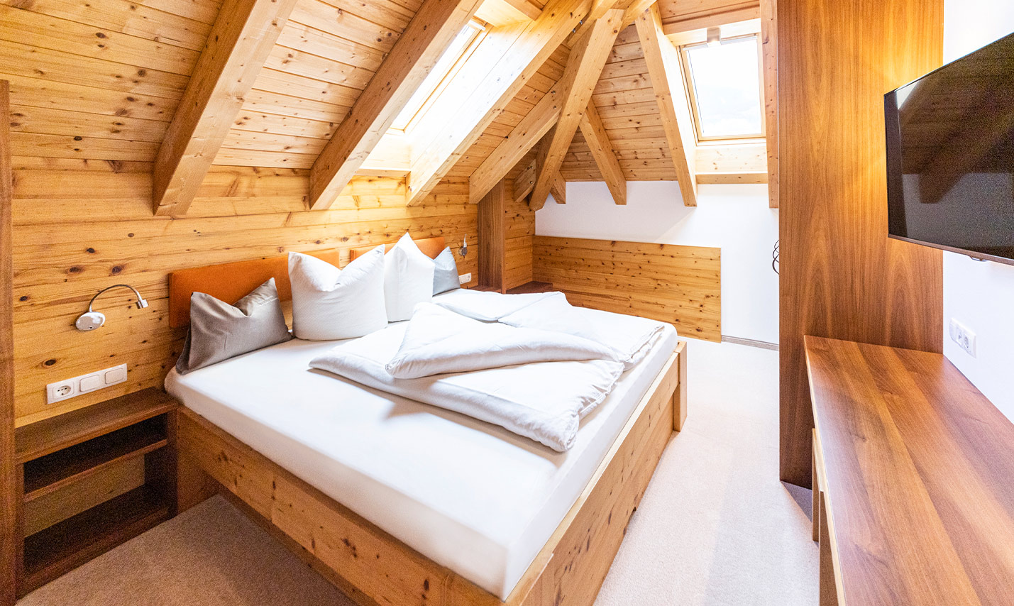 Foto: Erholsamer Schlaf im Appartement 7, deiner Top Ferienwohnung Serfaus Fiss Ladis Tirol im Familienurlaub.