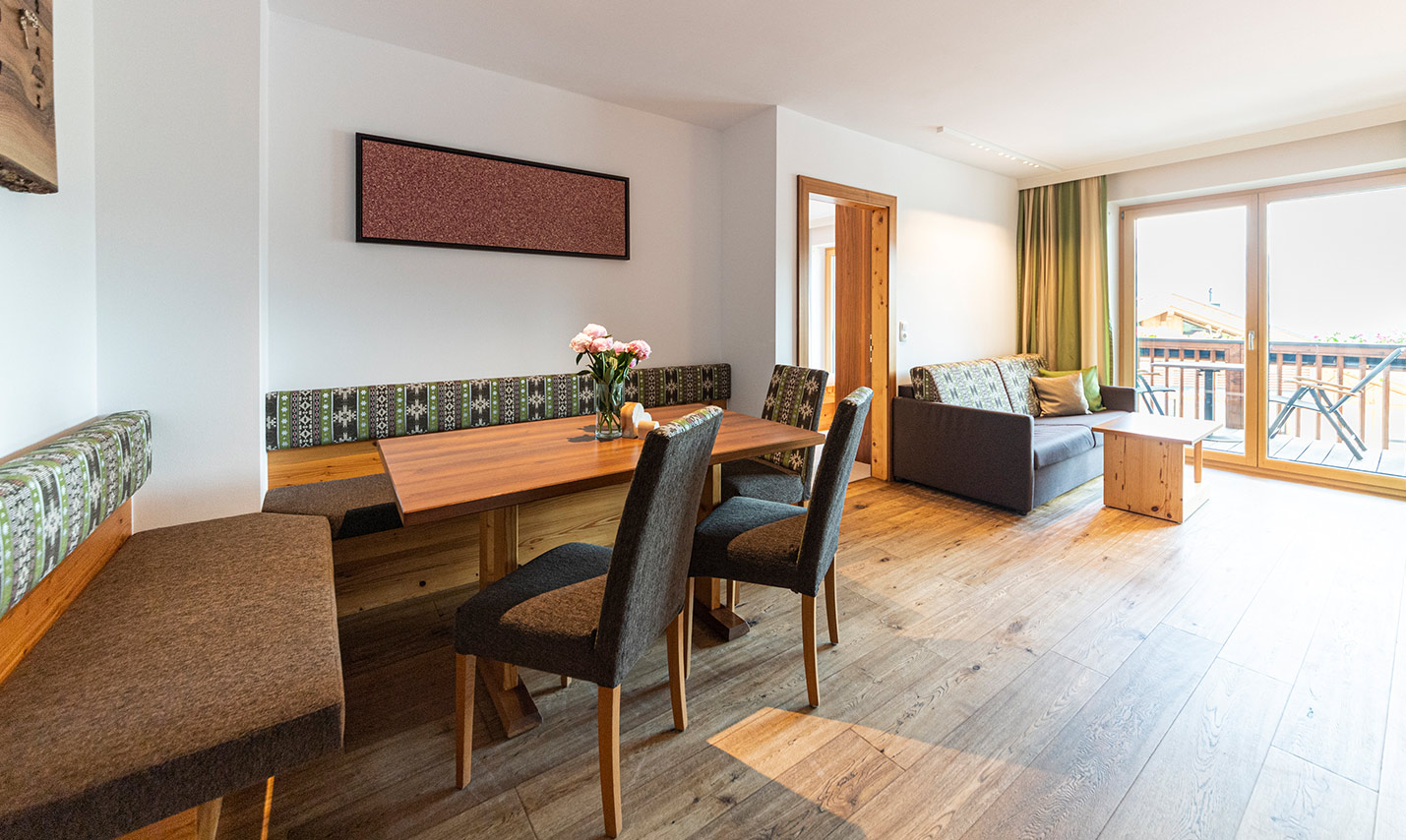 Foto: Essecke im Appartement 8, Ihrer Top Ferienwohnung in Serfaus Fiss Ladis Tirol im Familienurlaub.