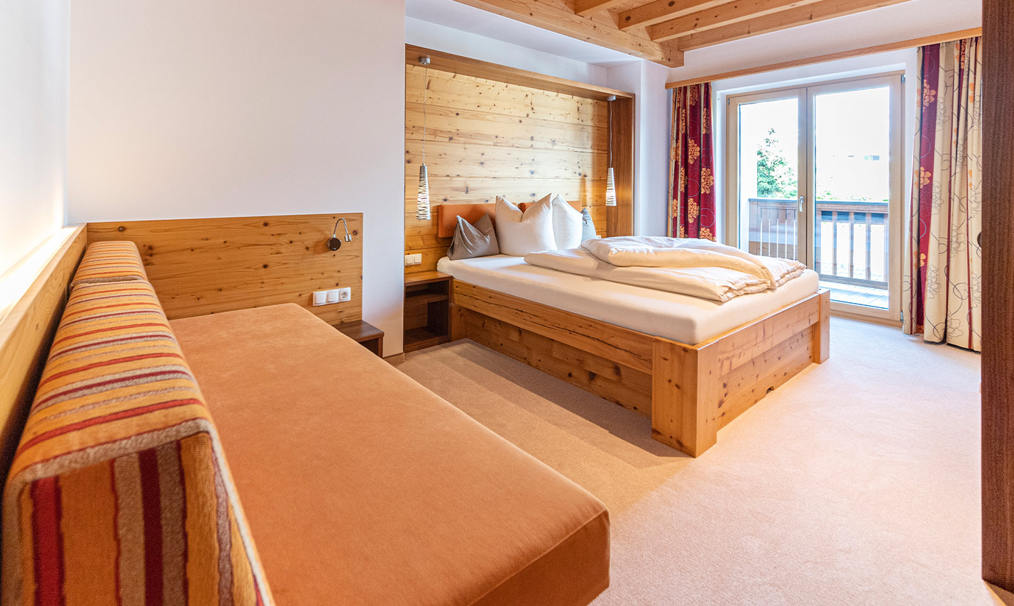 Foto: Top Schlafraum Ihrer Ferienwohnung 9 im Appartement Haus in Serfaus Fiss Ladis Tirol im Familienurlaub.
