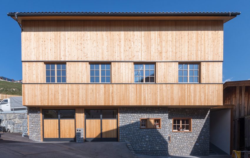 Foto: Nebengebäude vom Appartement Haus Ihrer Ferienwohnung in Serfaus Fiss Ladis Tirol für Familienurlaub.