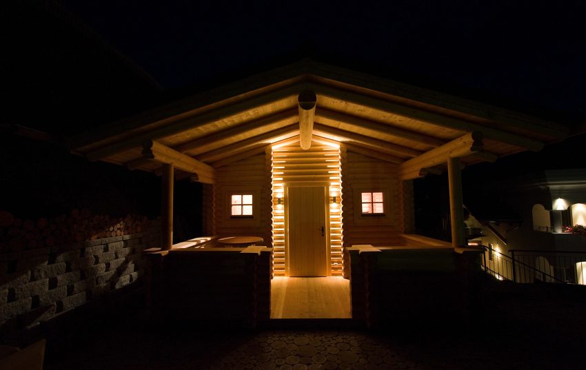 Foto: Alm-Saunahütte im Appartement Haus der Ferienwohnung Serfaus Fiss Ladis Tirol Österreich Nähe Skilift.